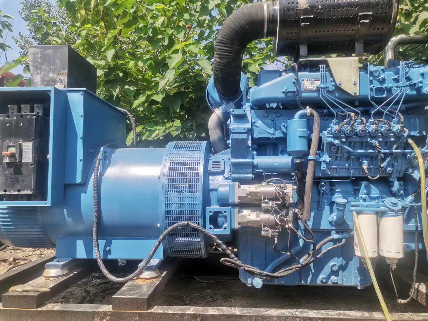 镇雄详细说明降低 800kW 柴油发电机输出电流波动的方法